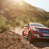 Ford Everest thế hệ mới có cả phiên bản máy xăng