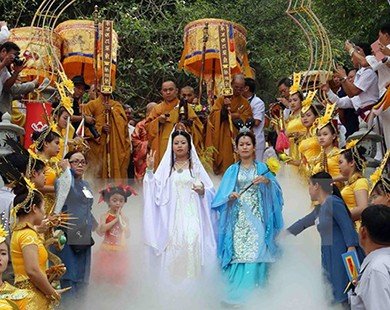 Thừa Thiên-Huế: Lễ hội Quán Thế Âm đổi mới hơn so với mọi năm