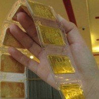 Giá vàng sụt mạnh, còn 32,8 triệu đồng/lượng