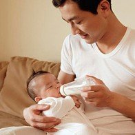 “Bí kíp” cho bé bú sữa “một phát hết bình”