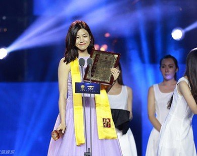 'Tiểu Long Nữ' Trần Nghiên Hy đoạt giải Hoa Đỉnh 2015