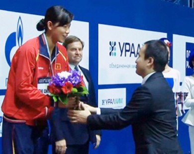 Ánh Viên giành huy chương đồng tại Cúp bơi lội thế giới Paris