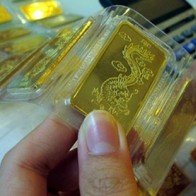Vàng trong nước vẫn đắt hơn thế giới xấp xỉ 4 triệu đồng/lượng