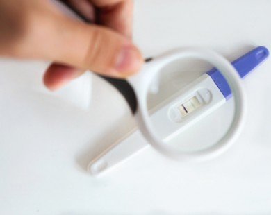 Cách sử dụng 6 loại que thử thai thông dụng