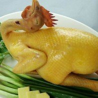 Cách luộc gà vàng bóng óng ả để cúng rằm tháng 7