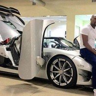 Floyd Mayweather hết lời ca ngợi siêu xe “dệt kim cương” mới tậu
