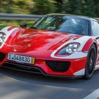 Cựu tay đua F1 "tự thưởng" siêu xe Porsche 918 Spyder cho bản thân