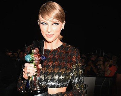 Taylor Swift: Thành công của một chiến binh trong làng nhạc
