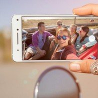 Smartphone với 2 camera trước của Lenovo