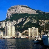 10 đất nước nhỏ bé đi một ngày là hết