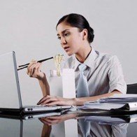 7 dấu hiệu cho thấy công việc đang giết chết hôn nhân