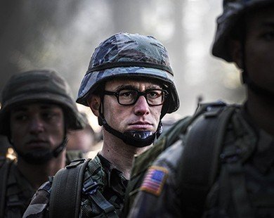 Phim tiểu sử về Edward Snowden bị dời sang năm 2016