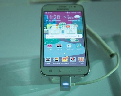 Samsung ra mắt Galaxy J2 giá mềm