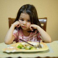 Những chế độ ăn uống cực nguy hiểm cho bé