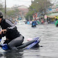 Kỹ năng lái xe qua đường ngập nước