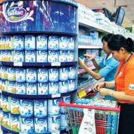 Tại sao giá sữa trong nước trụ vững?