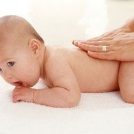 Sai lầm khi tự ý nắn chân vòng kiềng cho con