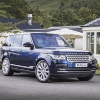 Range Rover giá hơn 300.000 USD đưa Bentley Bentayga vào tầm ngắm