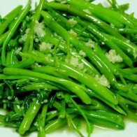 Mẹo xào rau giòn ngon mà không bị đen và nhũn