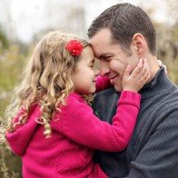 Con muốn ôm bố một cái thật chặt...