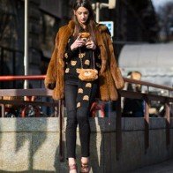 Năm mẫu áo váy nỉ Moschino khiến phái đẹp "thèm khát"