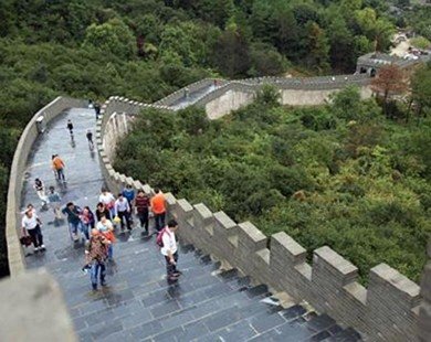 Vạn Lý Trường Thành rởm của Trung Quốc hút khách