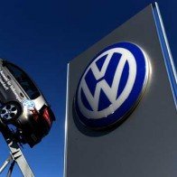 S&P hạ mức xếp hạng tín nhiệm của hãng xe hơi Volkswagen