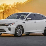 Kia K5 thế hệ mới có giá khởi điểm từ 21.840 USD