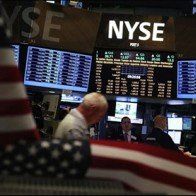 Chứng khoán toàn cầu giảm vì Trung Quốc và giá dầu