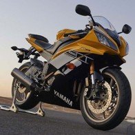 Cặp đôi Yamaha YZF-R6 và Super Tenere màu mới ấn tượng hơn