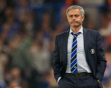 Mourinho đứng trước nguy cơ bị các cầu thủ Chelsea lật đổ