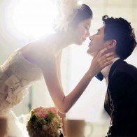 Tại sao phụ nữ cứ phải kết hôn