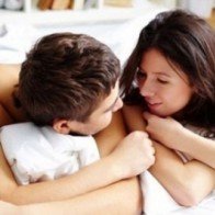 4 khung giờ thực hành 'chuyện ấy' tốt cho sức khỏe vợ chồng nhất