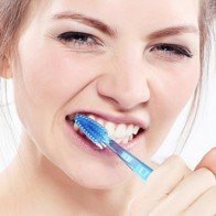 6 thói quen có hại cho răng khiến chúng rụng rất sớm