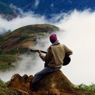 Phượt thủ chạm tay vào mây ở Háng Đồng