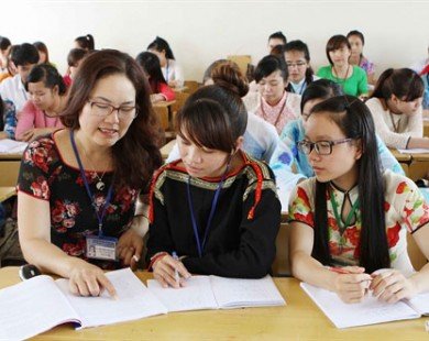 Hà Nội hỗ trợ chi phí học tập cho sinh viên dân tộc thiểu số