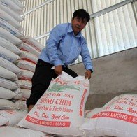 Người Việt ăn gạo... Campuchia