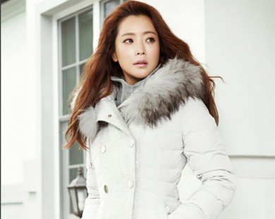 Bí quyết diện áo khoác để trẻ mãi không già như Kim Hee Sun
