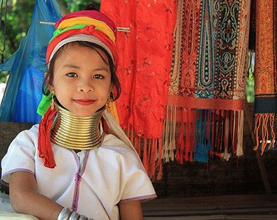 Phong tục đeo vòng cổ của bộ tộc Karen