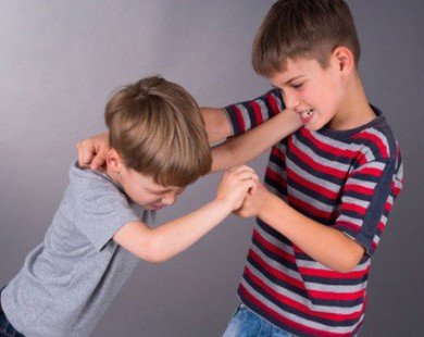 5 dấu hiệu cho thấy con bạn đang bị bắt nạt tại trường học
