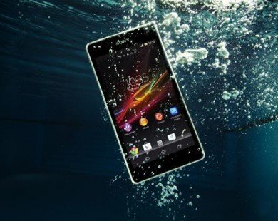 Làm gì khi smartphone rơi xuống nước?