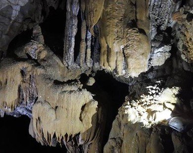 Phát hiện 23 hang động mới ở vịnh Hạ Long