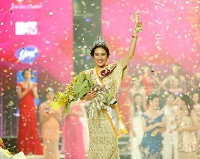 Đặng Mỹ Huyền đăng quang “Nữ sinh viên Việt Nam duyên dáng 2015”