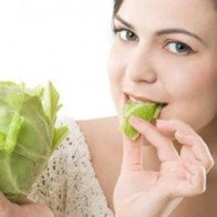 Vì sao rau bắp cải được coi là thần dược cho sức khỏe phụ nữ?