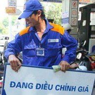 Giá xăng giảm từ 15h