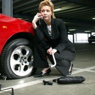 Vì sao lốp ô tô bị xuống hơi vào mùa đông?