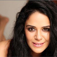 Nữ diễn viên nổi tiếng Ấn Độ bị chồng phản bội