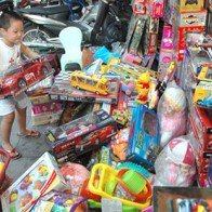 Nghĩ gì khi hàng nhập từ Trung Quốc tăng kỷ lục?