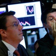 Ám ảnh bởi Trung Quốc, sắc đỏ bao trùm chứng khoán toàn cầu