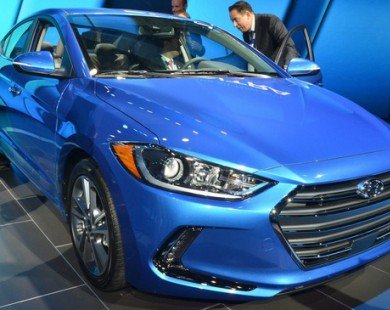 Hyundai Elantra 2017: Trang bị tốt hơn, giá rẻ hơn
